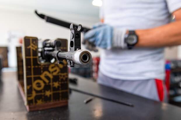 Победитель шоу «Танцы со звездами» обманул ведущий оружейный концерн России на миллионы