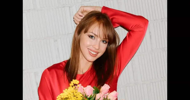 "История о девочке Полине". Полина Диброва планирует выпустить автобиографию