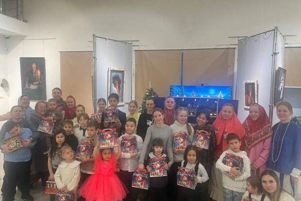 Единороссы организовали рождественский праздник в казанском музее Константина Васильева