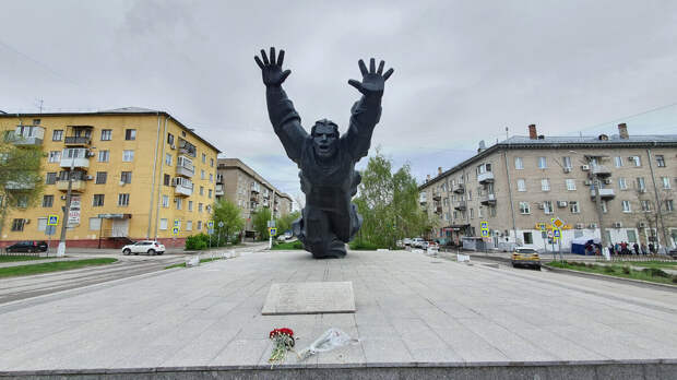 Памятник Михаилу Паникахе в Волгограде