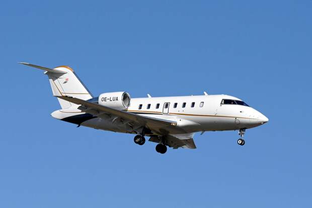 У границы Калининградской области заметили самолеты-разведчики США и Швеции