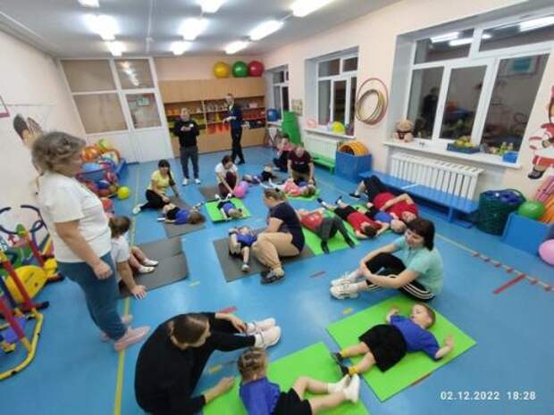 2 декабря в дошкольном учреждении маоу Комсомольская СОШ веселились не только дети, но и взрослые.
