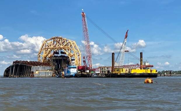 Грузовой Корабль "Golden Ray" спустя полтора года.