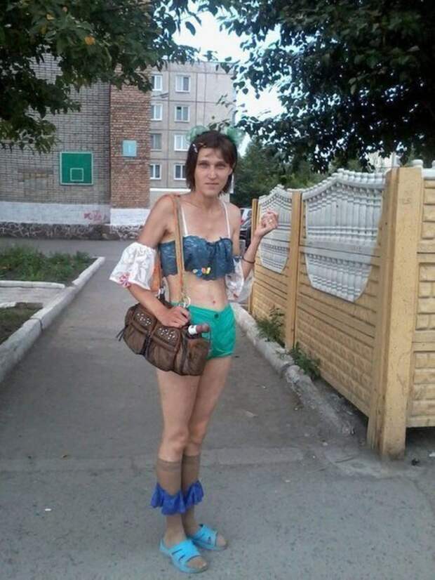 Эти люди просто хотели выглядеть модно, но окружающие явно не оценили их старания Эти люди просто хотели выглядеть модно, но окружающие явно не оценили их старания
