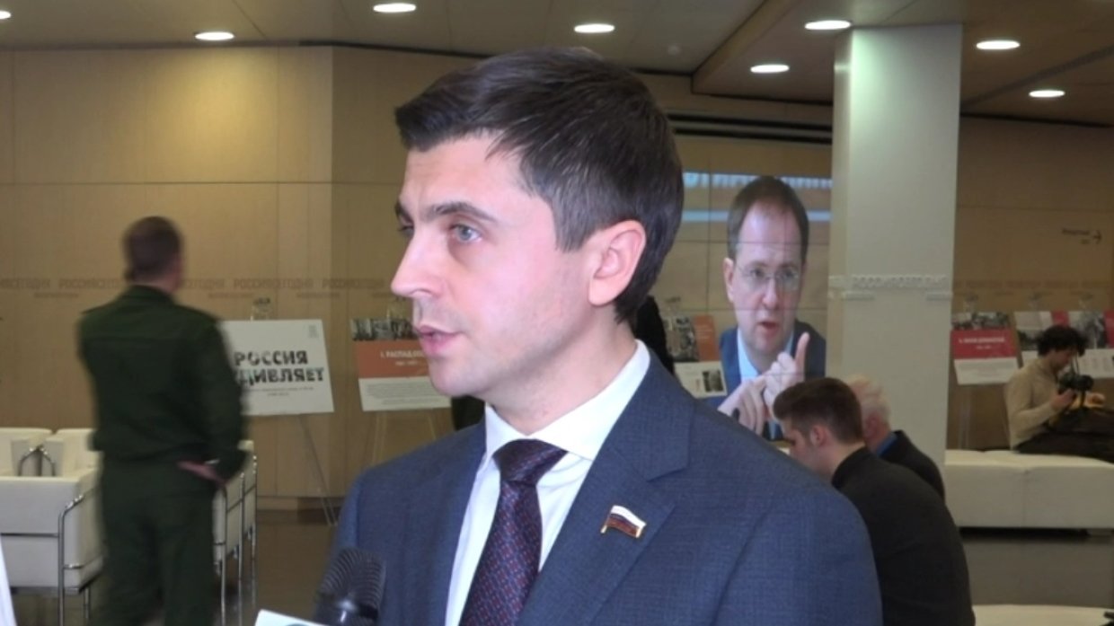 Депутат Госдумы назвал неадекватными намерения Омеляна поднять украинский флаг над Владивостоком Депутат Госдумы назвал неадекватными намерения Омеляна поднять украинский флаг над Владивостоком