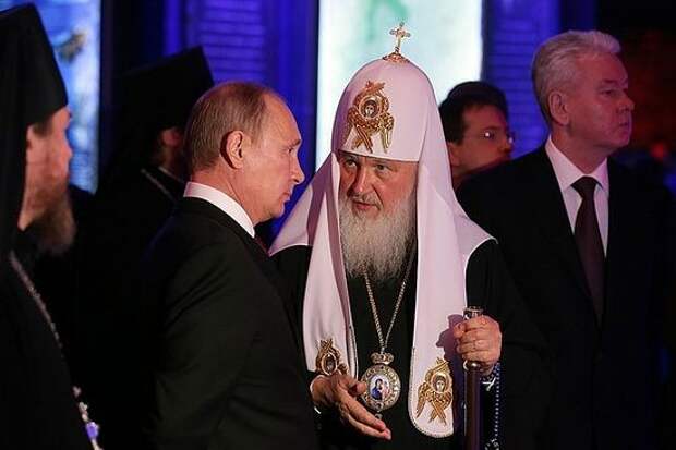 Путин: Сложный порядок престолонаследия привел к ослаблению России