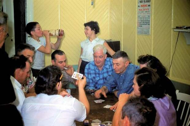 23 фотографии из семейных архивов, которые приведут в ужас современных родителей