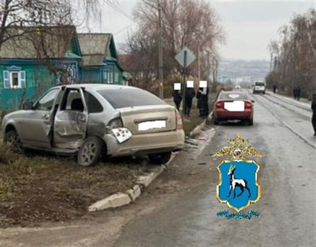 Два человека пострадали из-за неудачного разворота на дороге в Самарской области