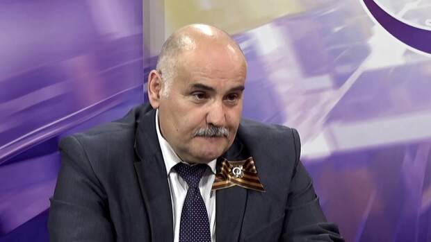 Валерий Суров отчитал тагильских чиновников за ранний уход с работы