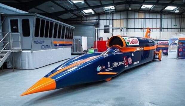 Автомобиль Bloodhound SSC