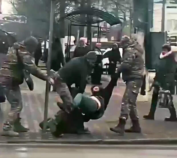 Украинские военкомы стали привлекать бывших заключённых для отлова и мобилизации мужчин