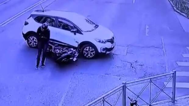 Мотоциклист получил повреждения в результате ДТП с автомобилем в Калининграде