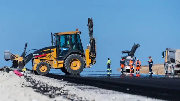 В Крыму возобновили укладку асфальта на трассе «Таврида» после зимнего перерыва