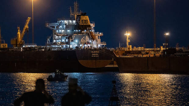 Новак заявил, что Россия сейчас не поставляет нефть через Омурзский пролив