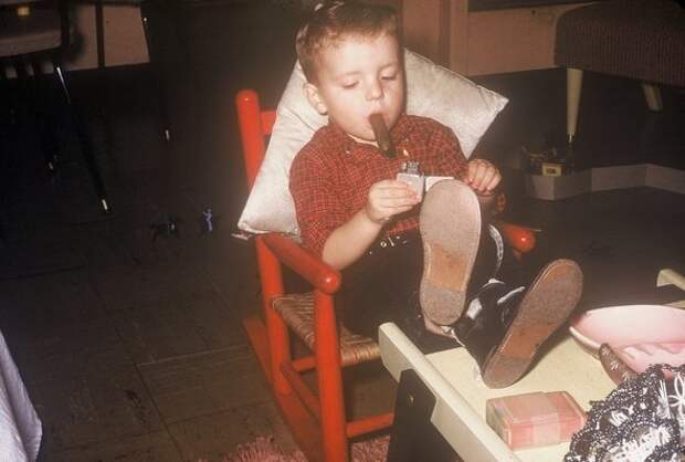 23 фотографии из семейных архивов, которые приведут в ужас современных родителей