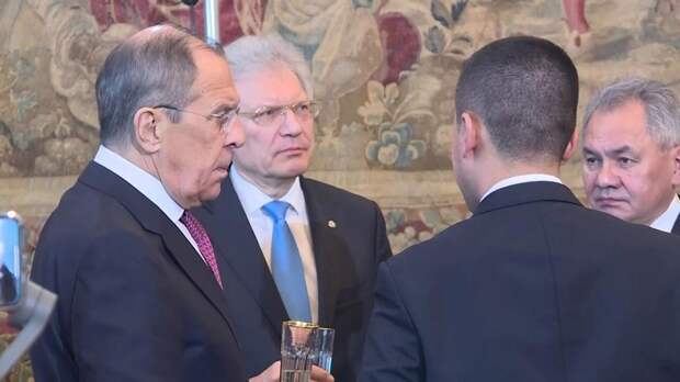 НАТО устроило облаву на глав Минобороны и МИД РФ во время их визита в Ереван авиация НАТО устроила облаву на борт Лаврова и Шойгу во время визита в Ереван