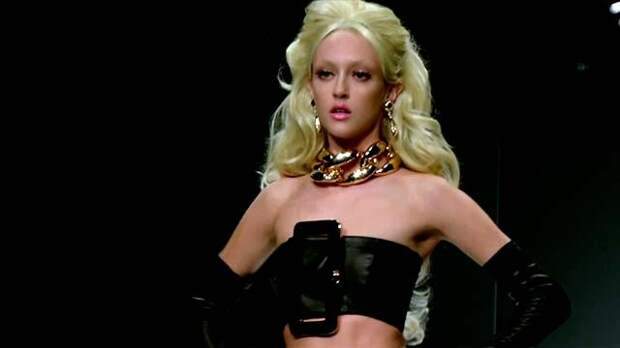 Барби, феи и снежные королевы - что будет в тренде следующим летом, показали на Неделе моды в Милане