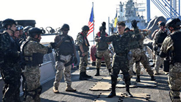 Военнослужащие США на военных учениях Sea Breeze