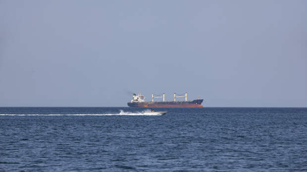 Политолог Булавицкий: Тегеран использует Ормузский пролив как рычаг давления