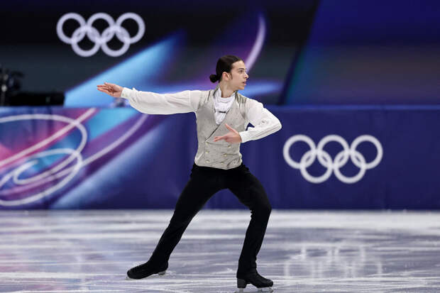 Тренер Жулин заявил, что над российскими фигуристами издеваются как могут