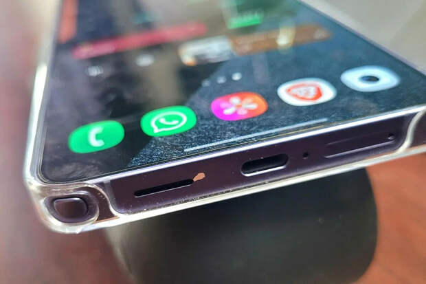 MT.Today: сторонняя зарядка может привести к отслоению краски Galaxy S26 Ultra
