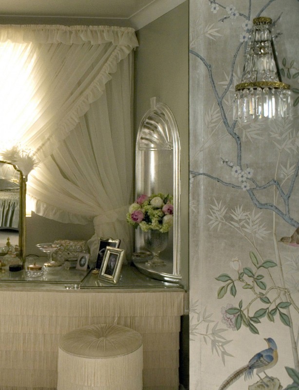 Американский гламур и британское ар-деко в фильме «Мисс Петтигрю» (2008).