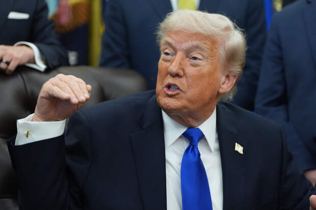 В США заявили об «обрушении» президентства Трампа