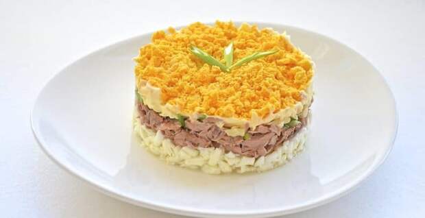 Салат с ветчиной и сыром