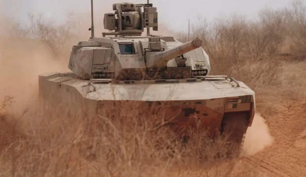 «Аналогичная «Армате» архитектура»: Китай показал танк Type 100 на учениях