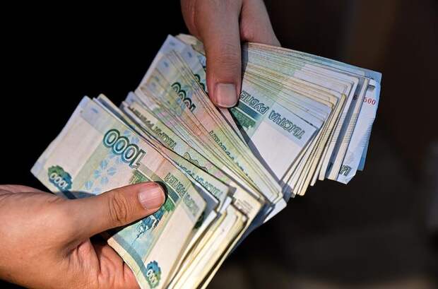 Для россиян введут новые ограничения на наличные