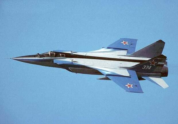 ВВС РФ впервые планируют полет перехватчиков МиГ-31 над Северном полюсом
