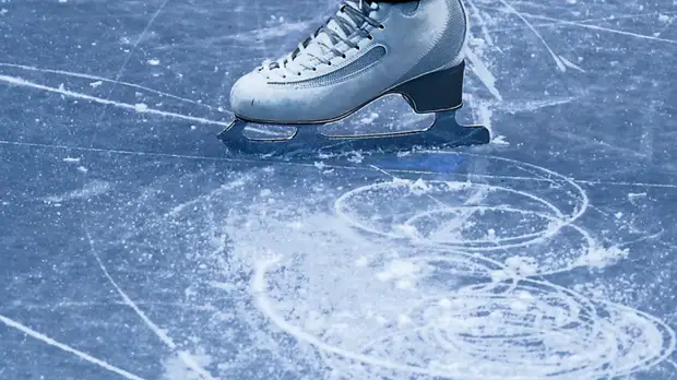 Фигурист Семененко выиграл короткую программу на московском этапе Кубка России