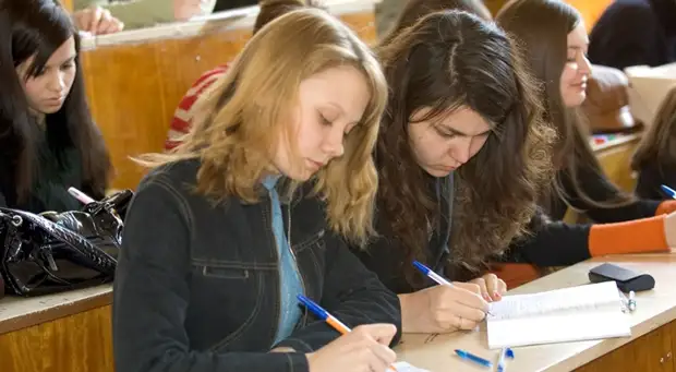 Абитуриенты Кузбасса могут поступить в вузы онлайн