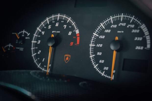 Лимитированный спорткар Lamborghini Murcielago LP640-4 от Versace