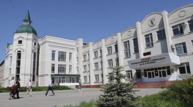Восемь украинцев получат образование в ЕГУ Восемь украинцев получат образование в ЕГУ