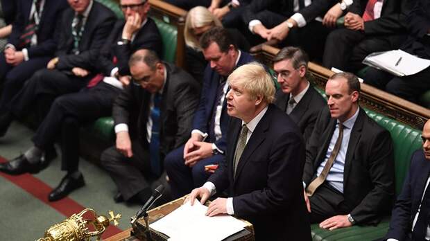 Британские депутаты поддержали жесткую систему ограничений в Англии