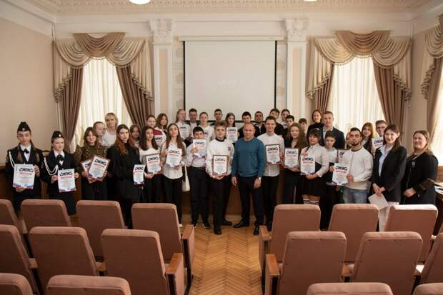 В Симферополе наградили победителей творческих конкурсов к 10-летию Крымской весны