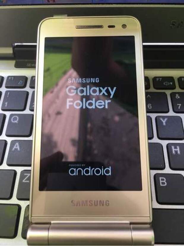 Samsung Galaxy Folder 2 работает на Android