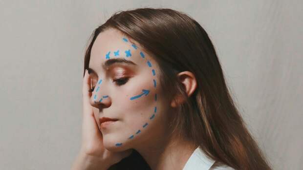 Пластический хирург рассказала, какие операции можно делать подросткам