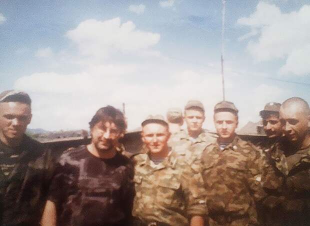 «Я получил эту роль»: Юрий Шевчук похвастался, что отправляет все гонорары на Украину, после чего взмолился вернуть концерты в России «ради Родины»