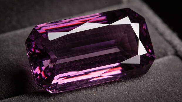 Тааффеит: история самого редкого минерала на Земле