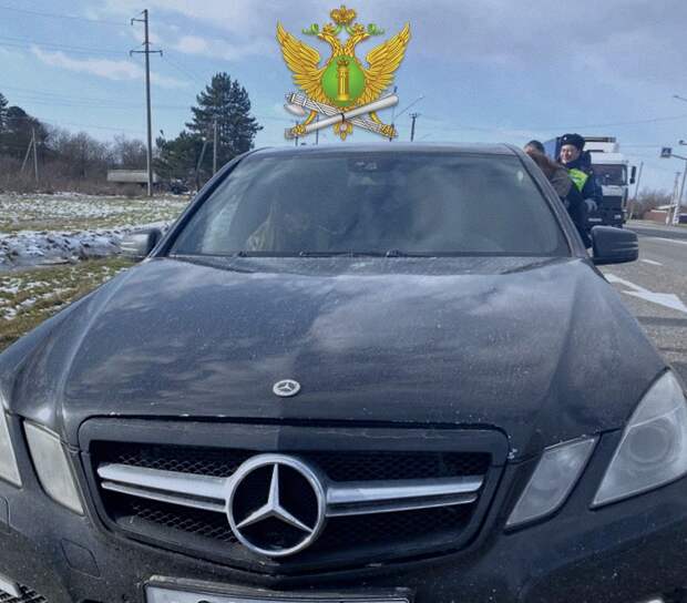 Судебные приставы взыскали более 100 штрафов ГИБДД с автогонщика