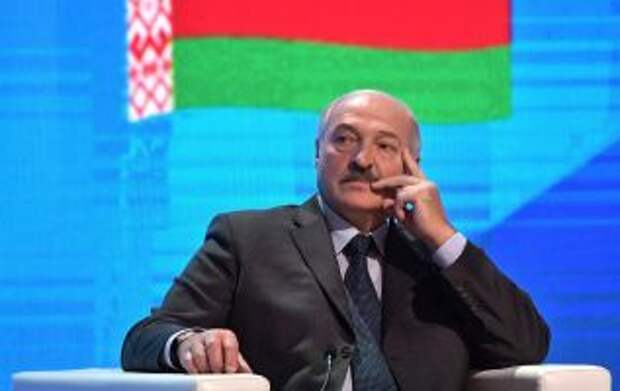 Лукашенко исключил перебои с экспортом бензина из Беларуси