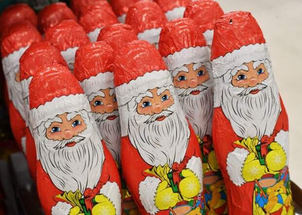 Сладкий удар: как новогодние конфеты вредят детям?