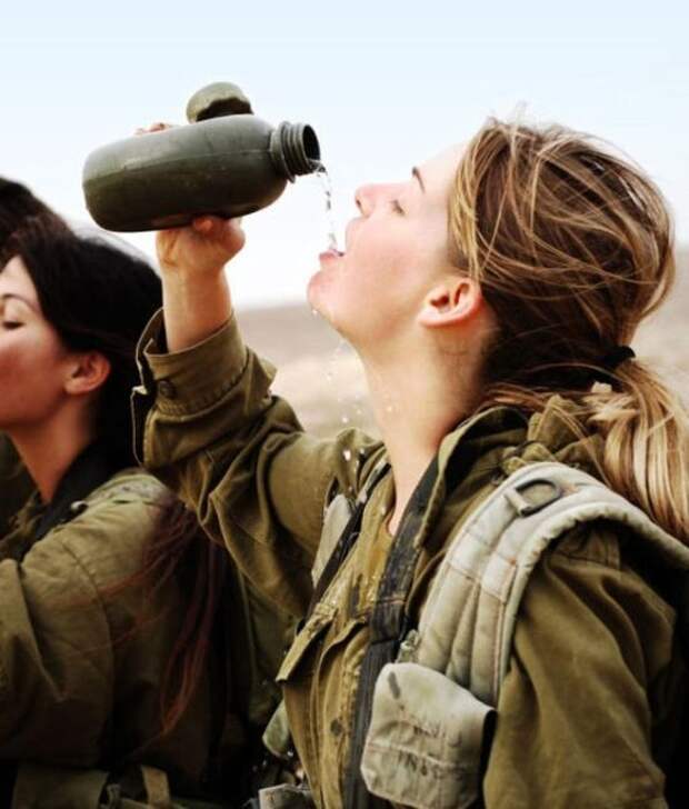 Женщины на службе в армии (35 фото)