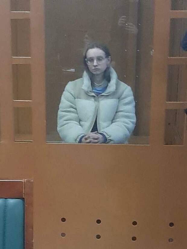 Жительница Вологды, 24-летняя Елизавета Неуступова, задержана в Санкт-Петербурге по обвинению в совершении террористического акта