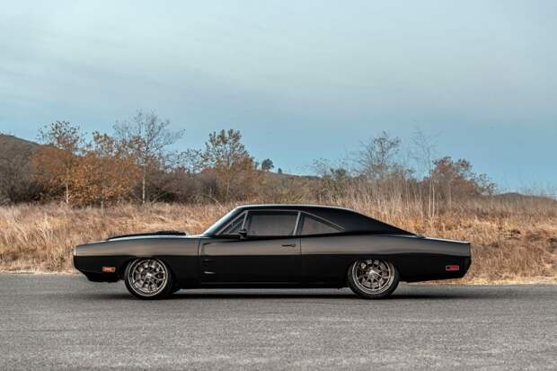 Комик Кевин Харт после автокатастрофы пересаживается на 1000-сильный Dodge Charger