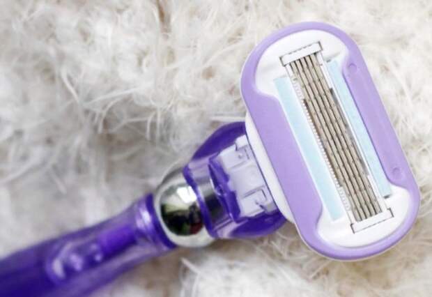 Толщина, структура и цвет волосков заложены в организме генетически, и бритва на это не влияет / Фото: bytovaya-himiya.ru