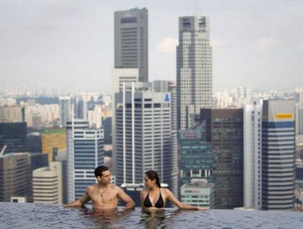 Курортно-гостиничный комплекс Marina Bay Sand в Сингапуре (21 фото)