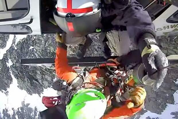 Альпинист выжил после 152‑метрового падения на горе Бакстер